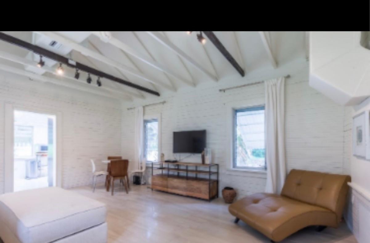 7260 SW 76th St Miami, FL 33143