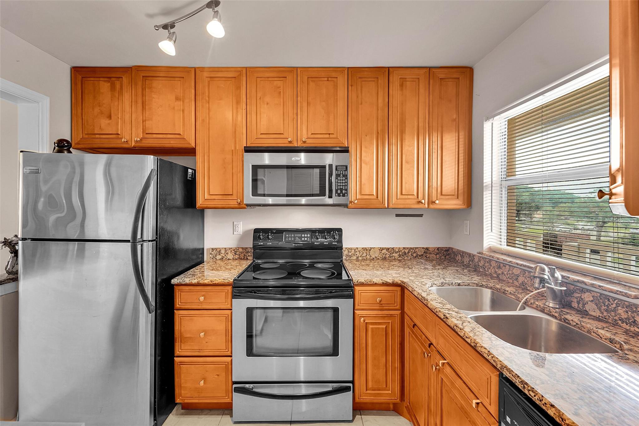 9261 Sunrise Lks Blvd #309