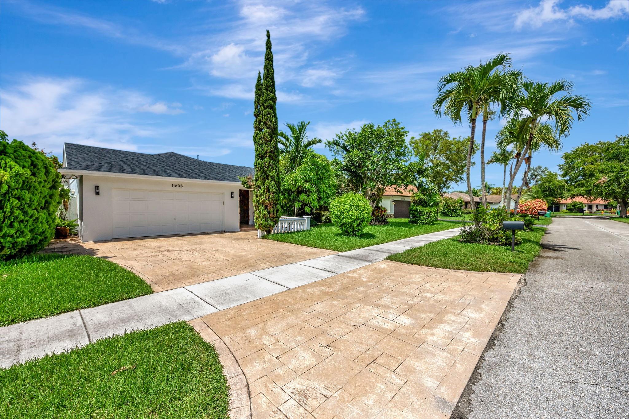 11605 SW 100th Ter