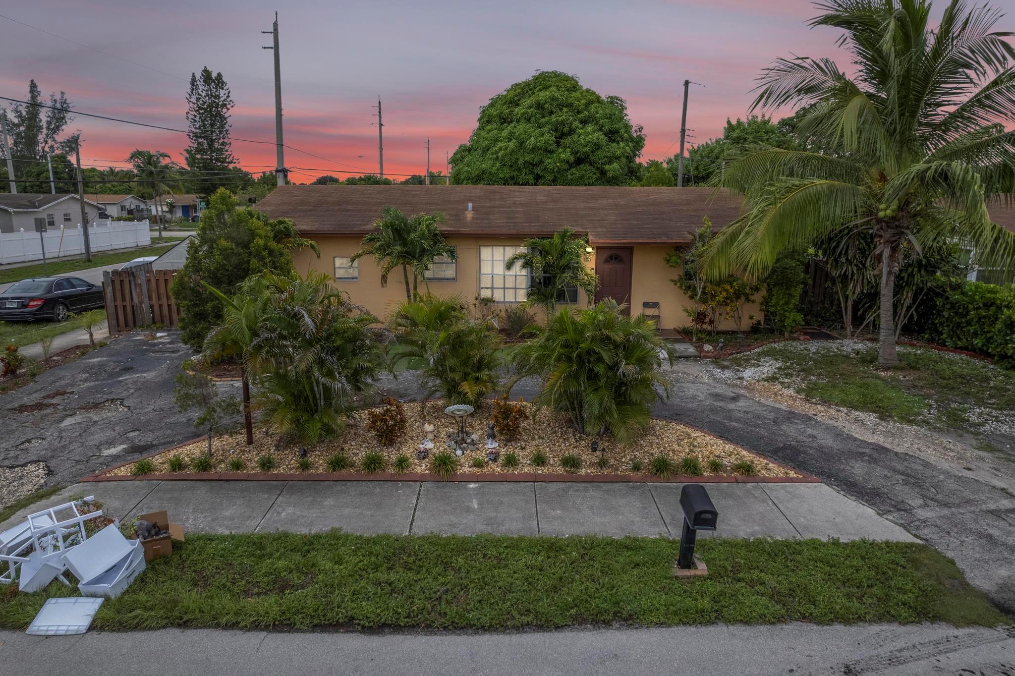 1491 SW 5th Ter