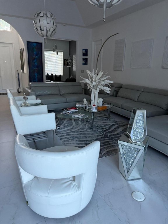 830 Bailey Boca Raton, FL 33487