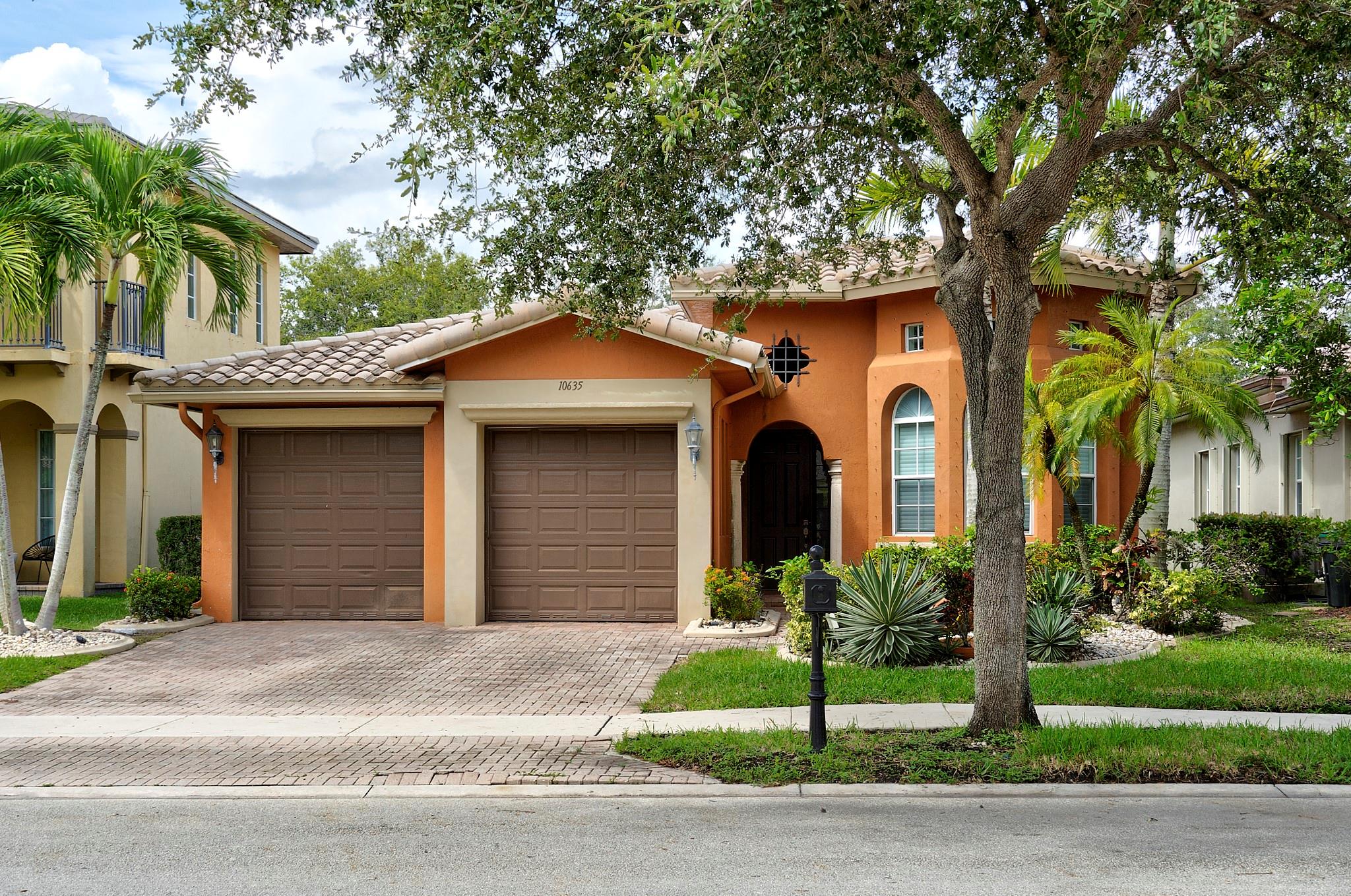 10635 NW 83rd Ct
