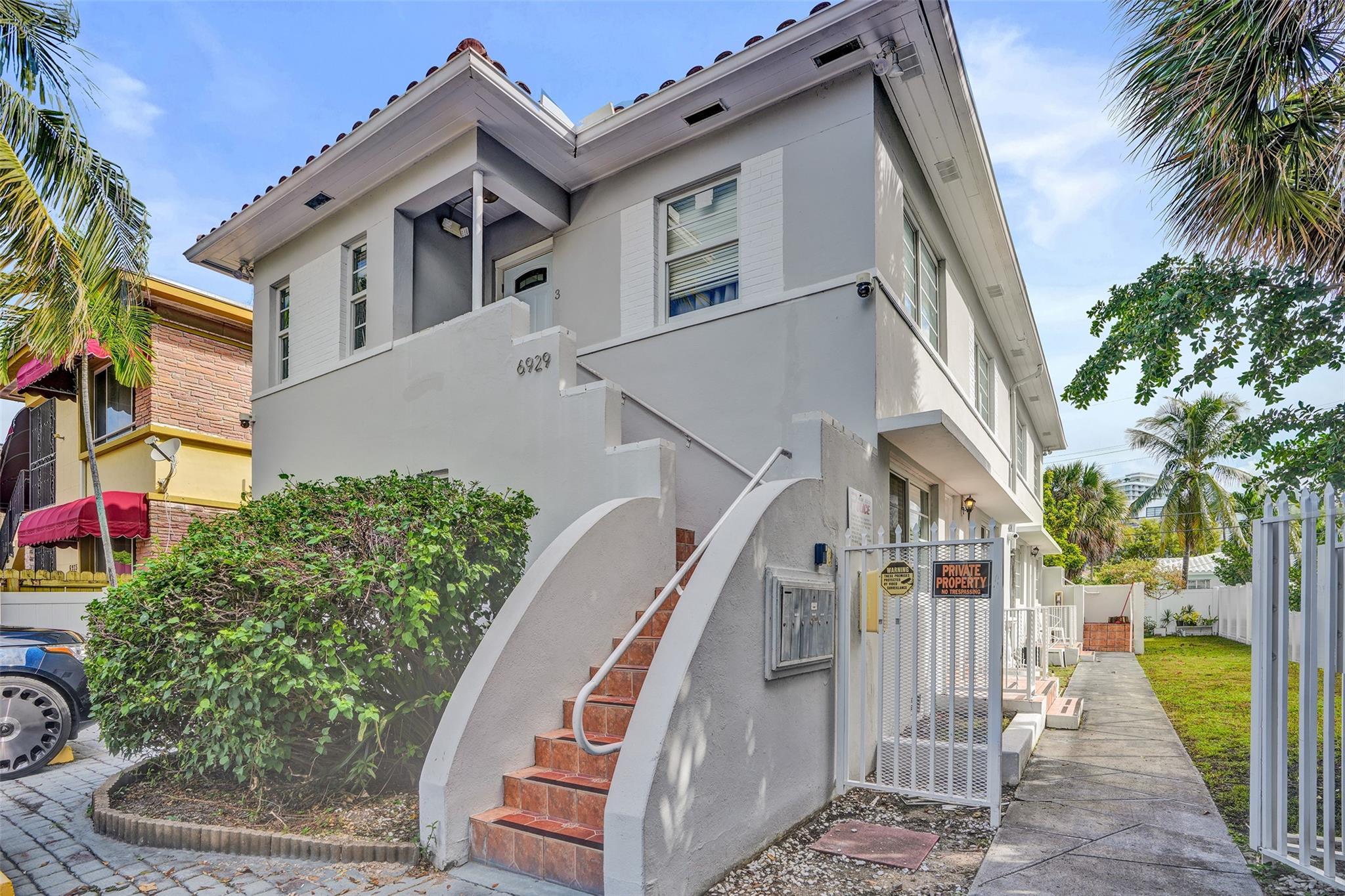 6929 Rue Vendome #1