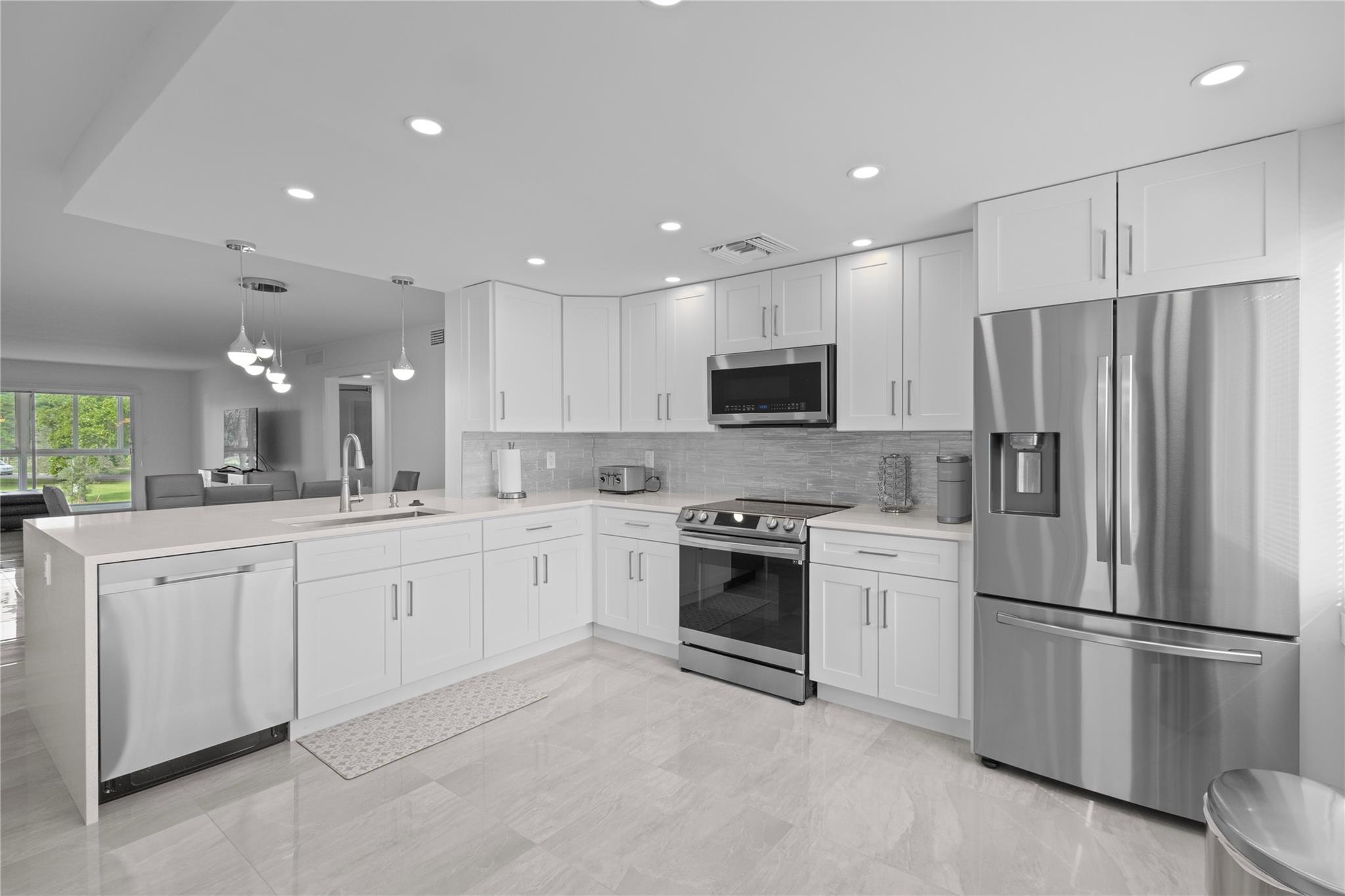 4301 Martinique Cir #M2