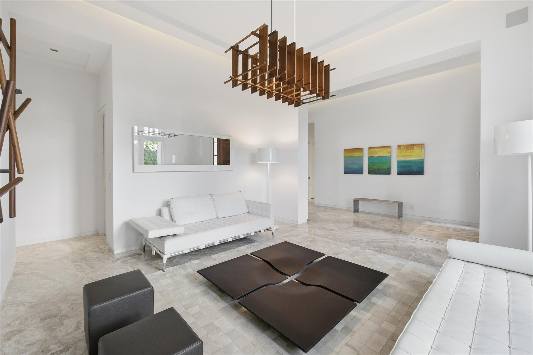 2530 Lucille Dr Fort Lauderdale, FL 33316