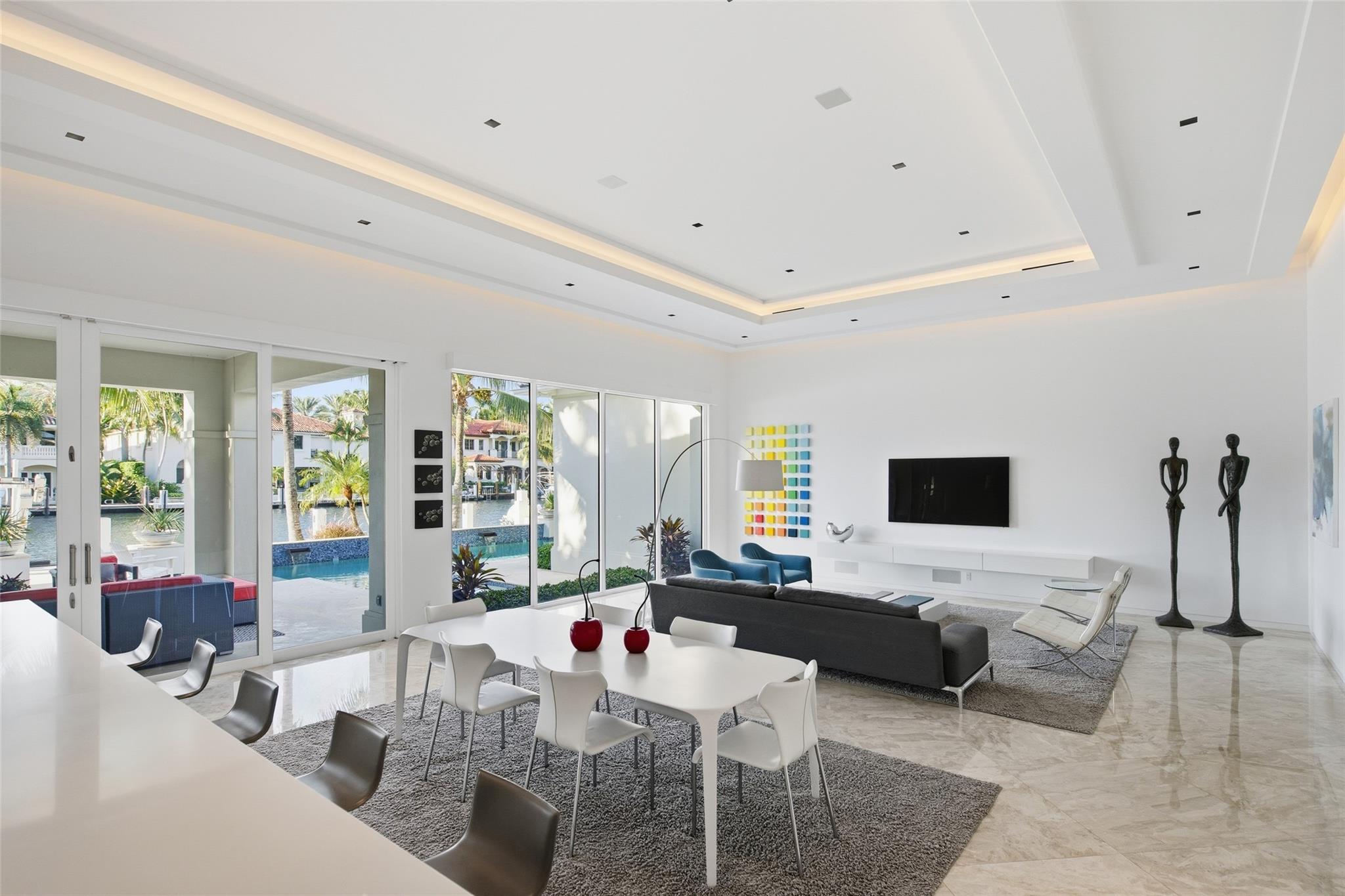 2530 Lucille Dr Fort Lauderdale, FL 33316