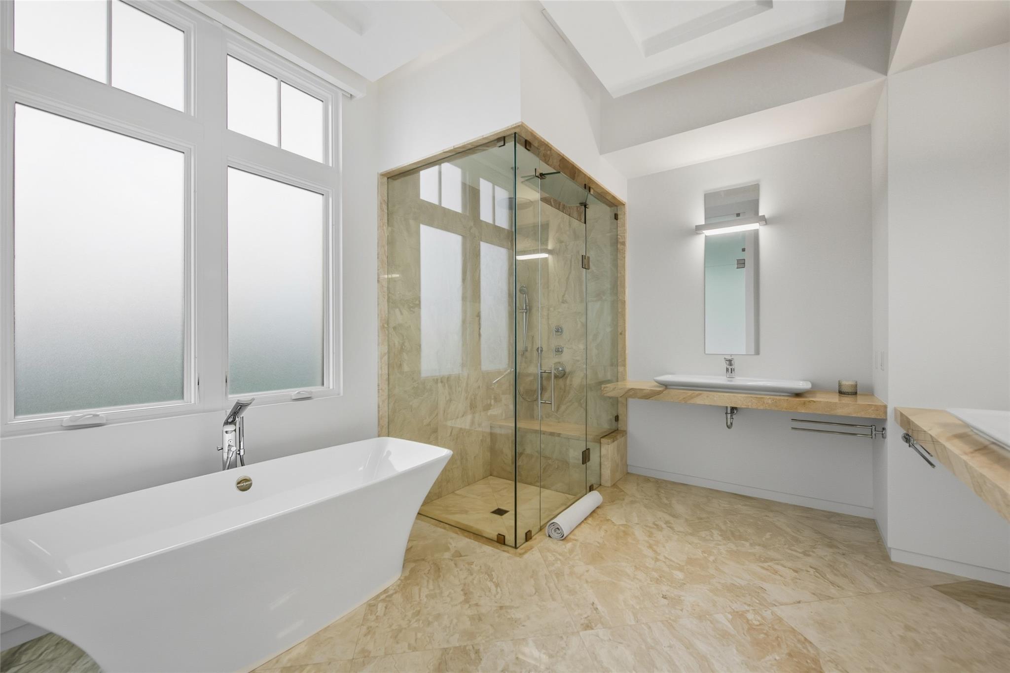 2530 Lucille Dr Fort Lauderdale, FL 33316