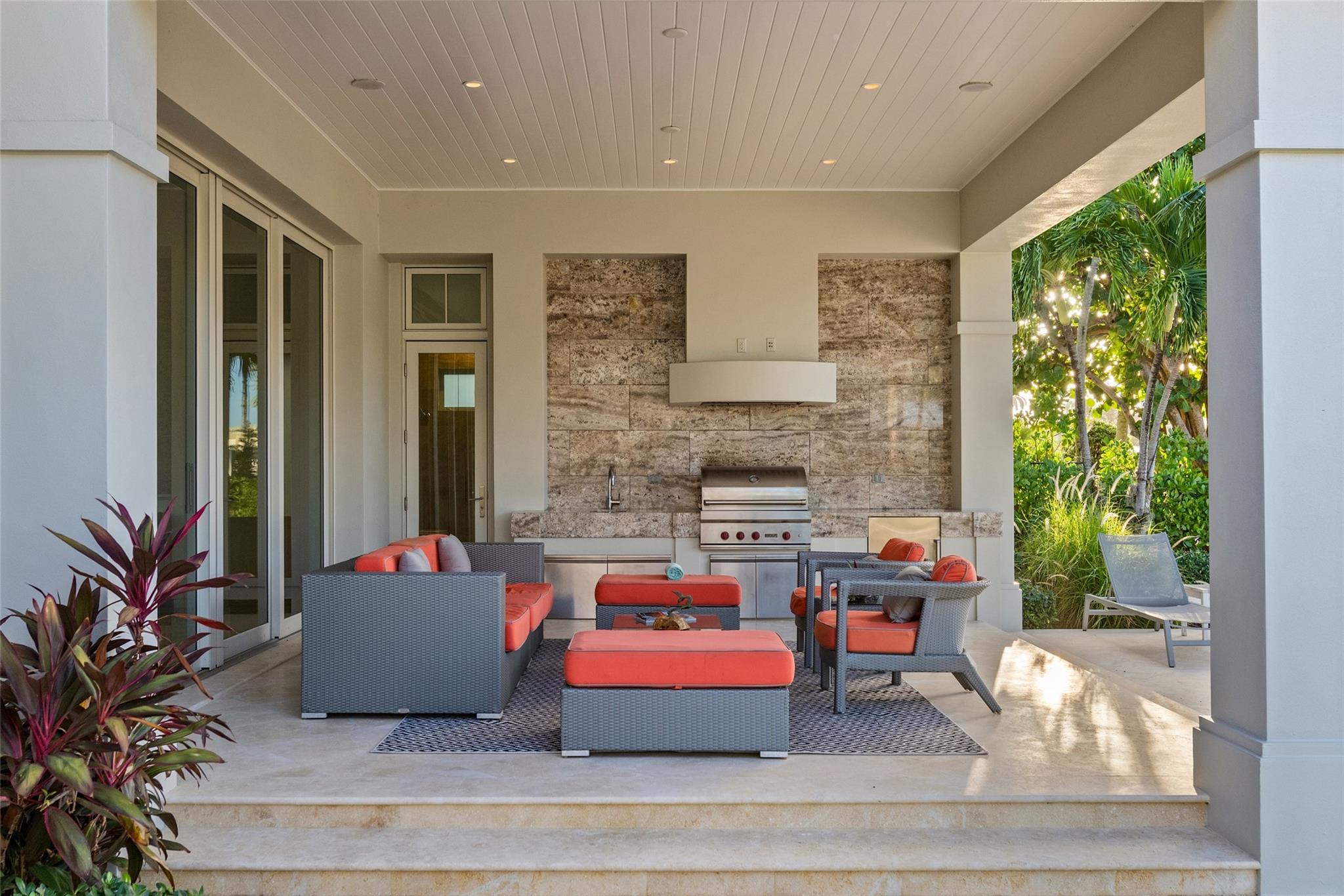 2530 Lucille Dr Fort Lauderdale, FL 33316