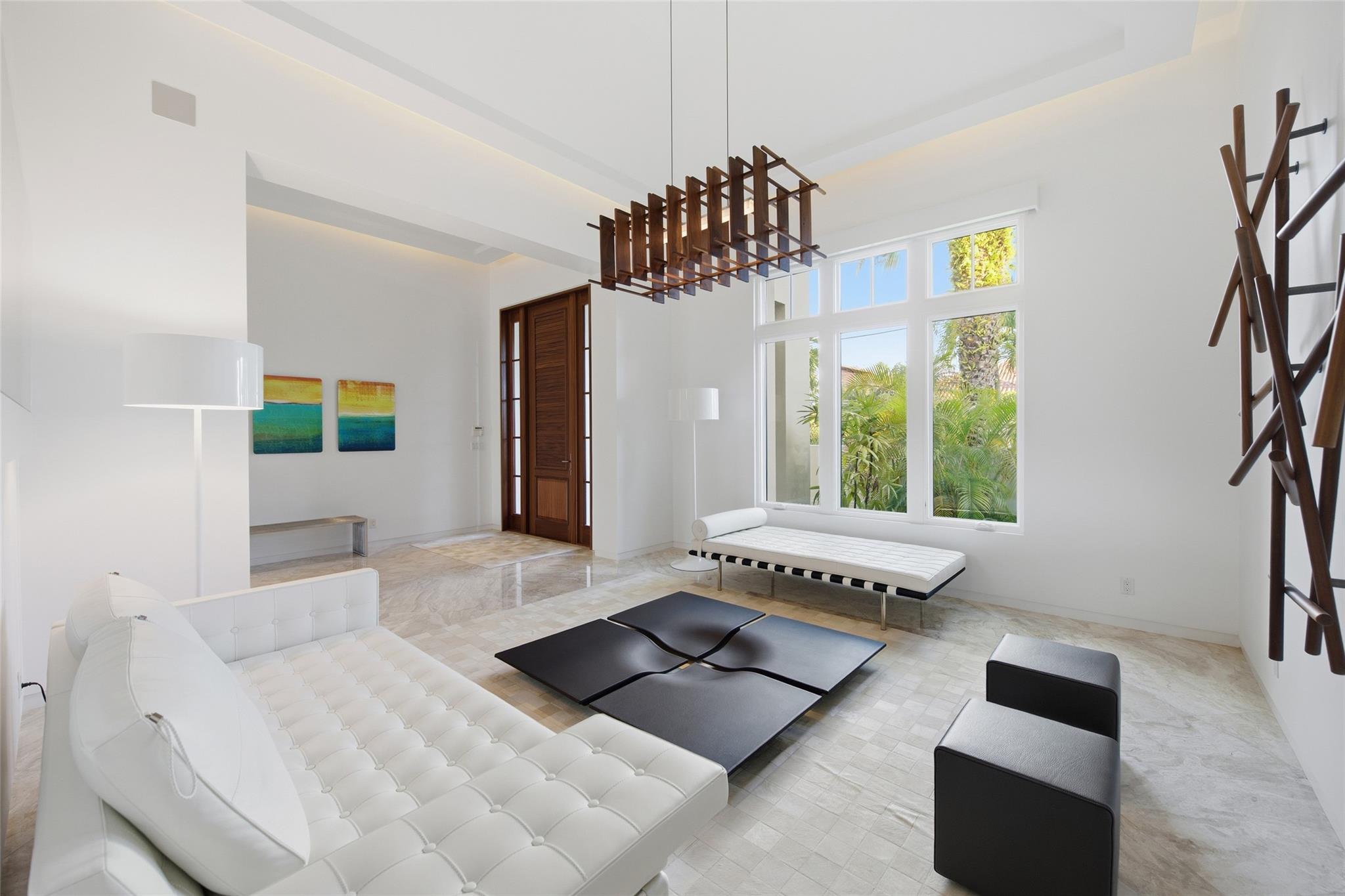 2530 Lucille Dr Fort Lauderdale, FL 33316