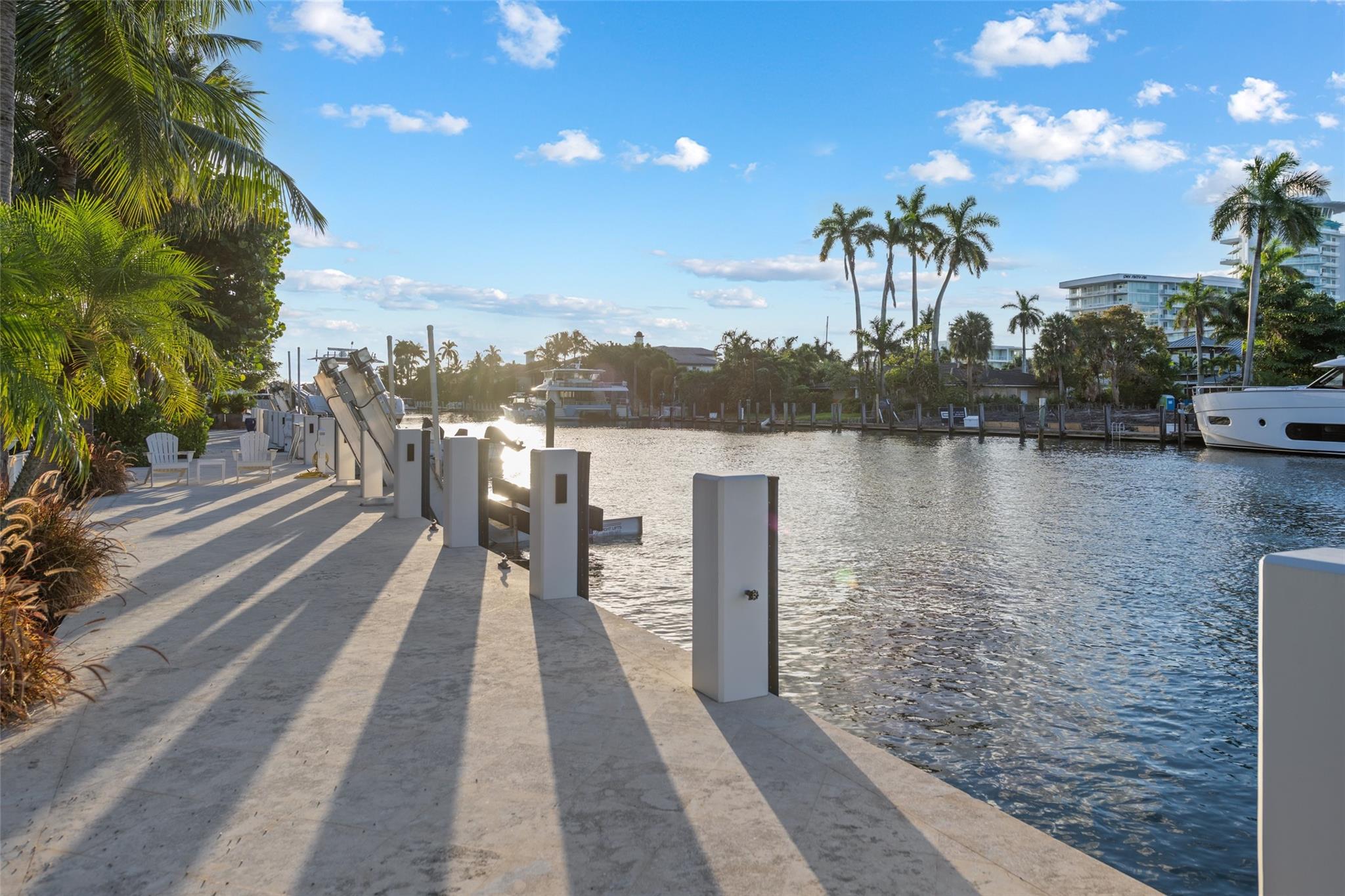 2530 Lucille Dr Fort Lauderdale, FL 33316