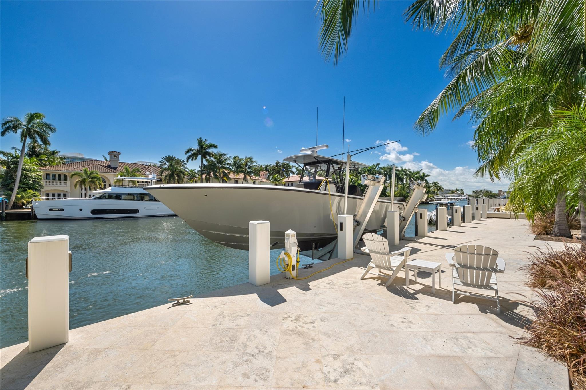 2530 Lucille Dr Fort Lauderdale, FL 33316