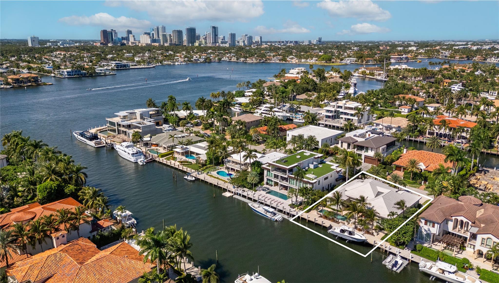 2530 Lucille Dr Fort Lauderdale, FL 33316