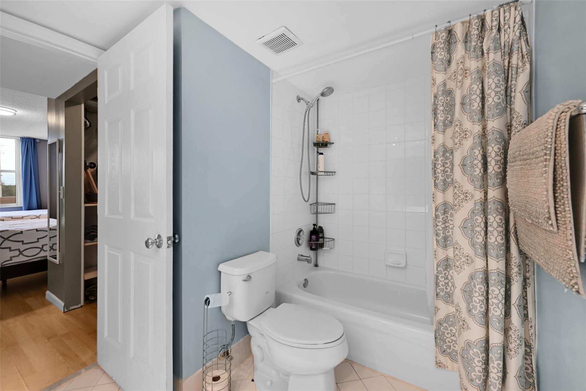 2711 Ocean Clb Blvd #204 Hollywood, FL 33019