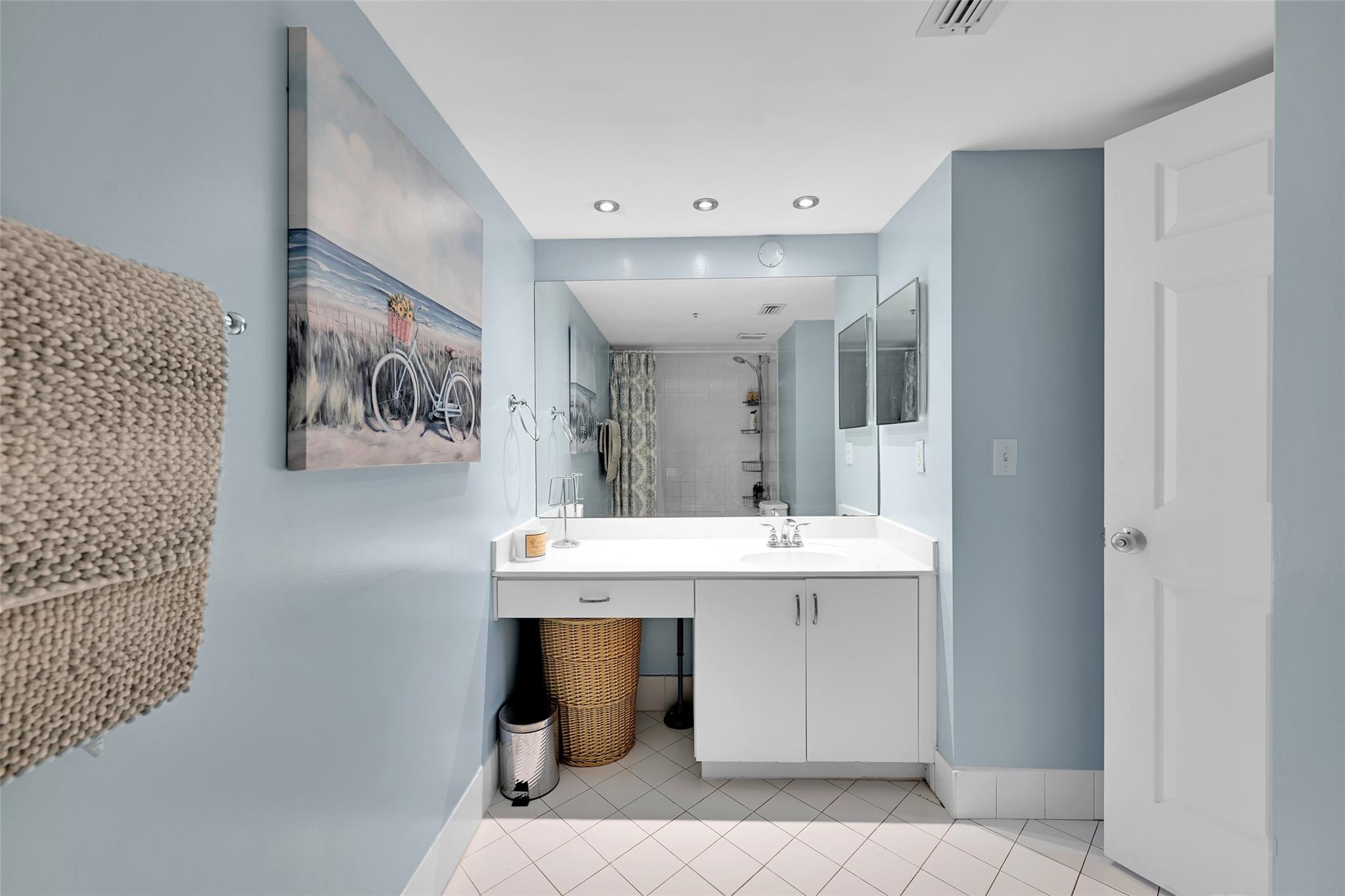 2711 Ocean Clb Blvd #204 Hollywood, FL 33019