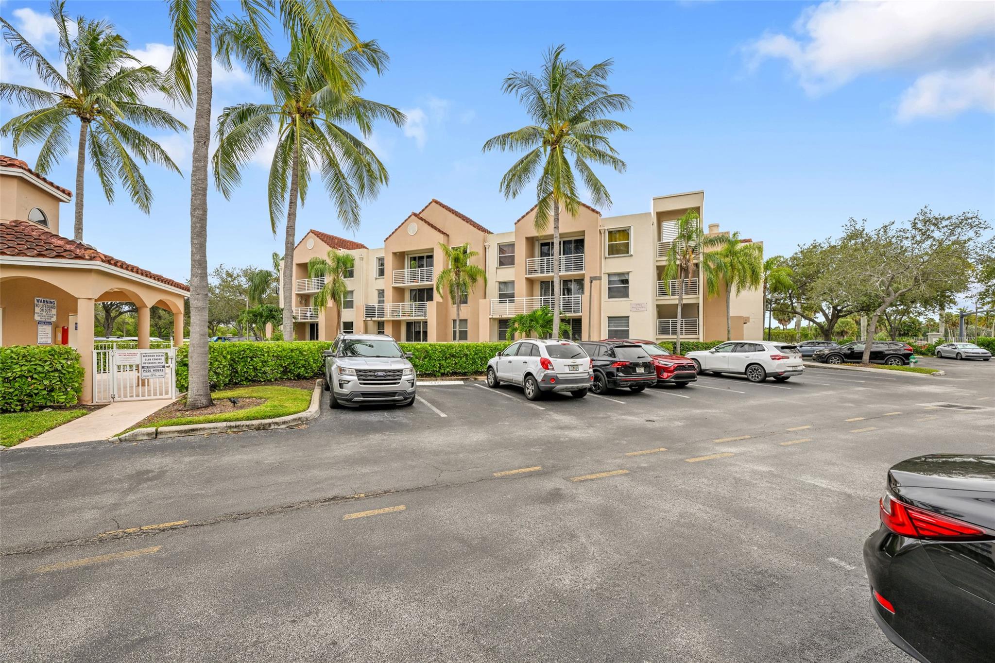 2711 Ocean Clb Blvd #204 Hollywood, FL 33019