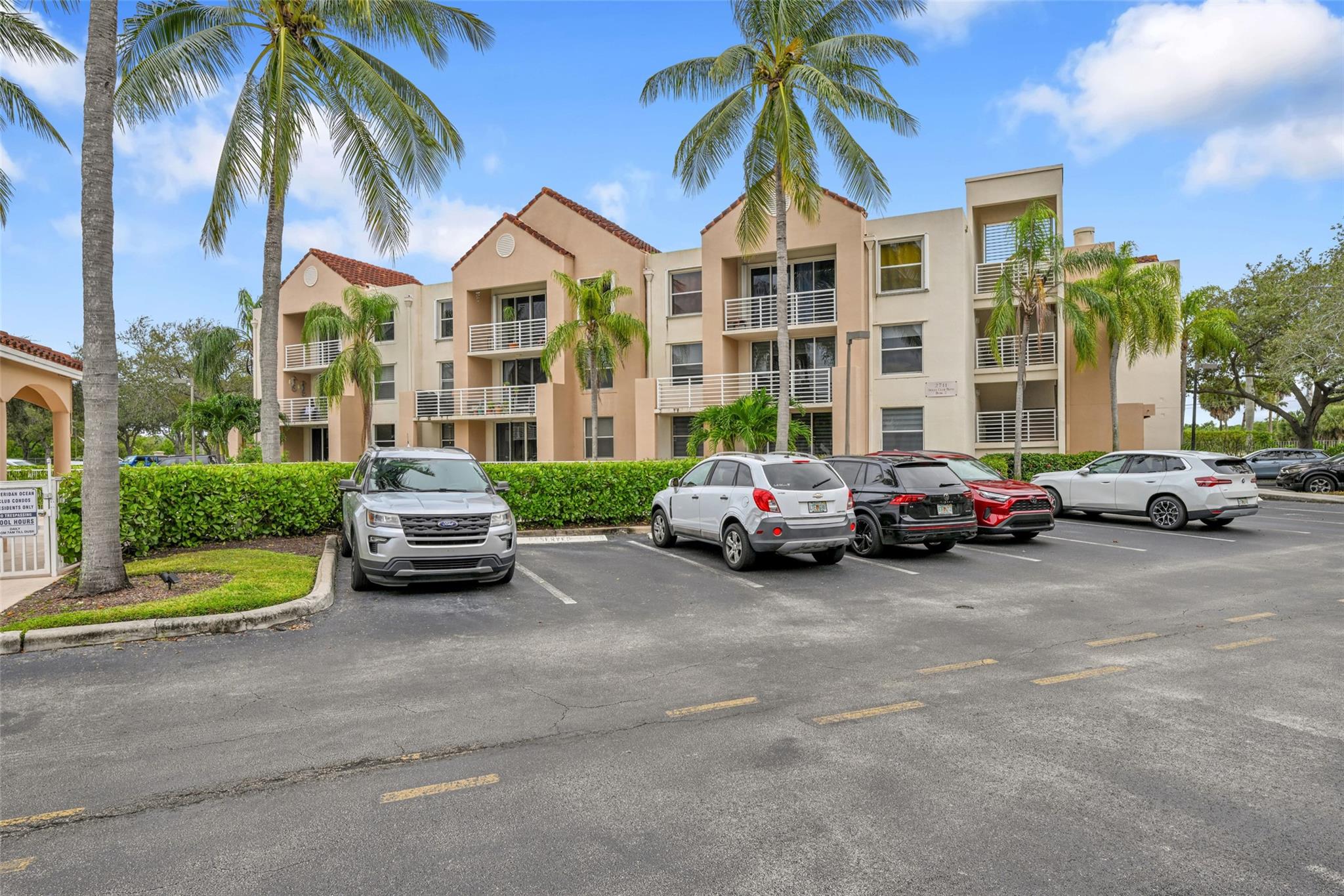 2711 Ocean Clb Blvd #204 Hollywood, FL 33019
