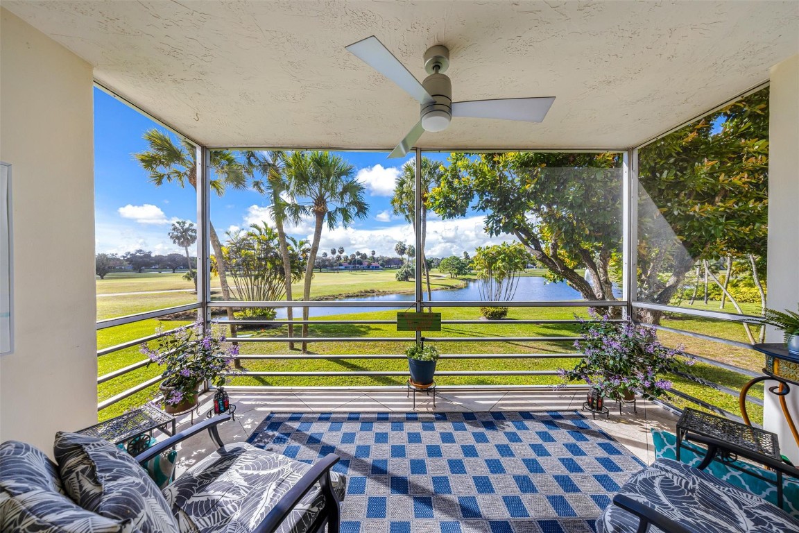 3980 Oaks Clubhouse #210