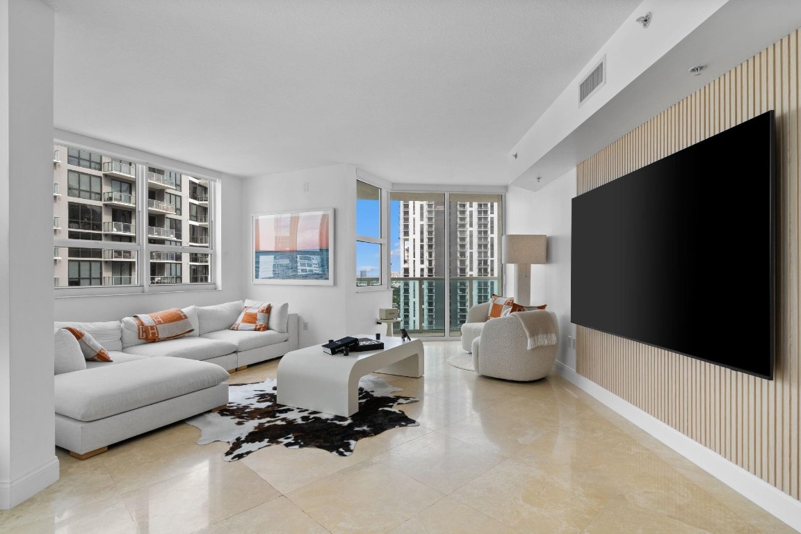 350 SE 2nd #2670 Fort Lauderdale, FL 33301