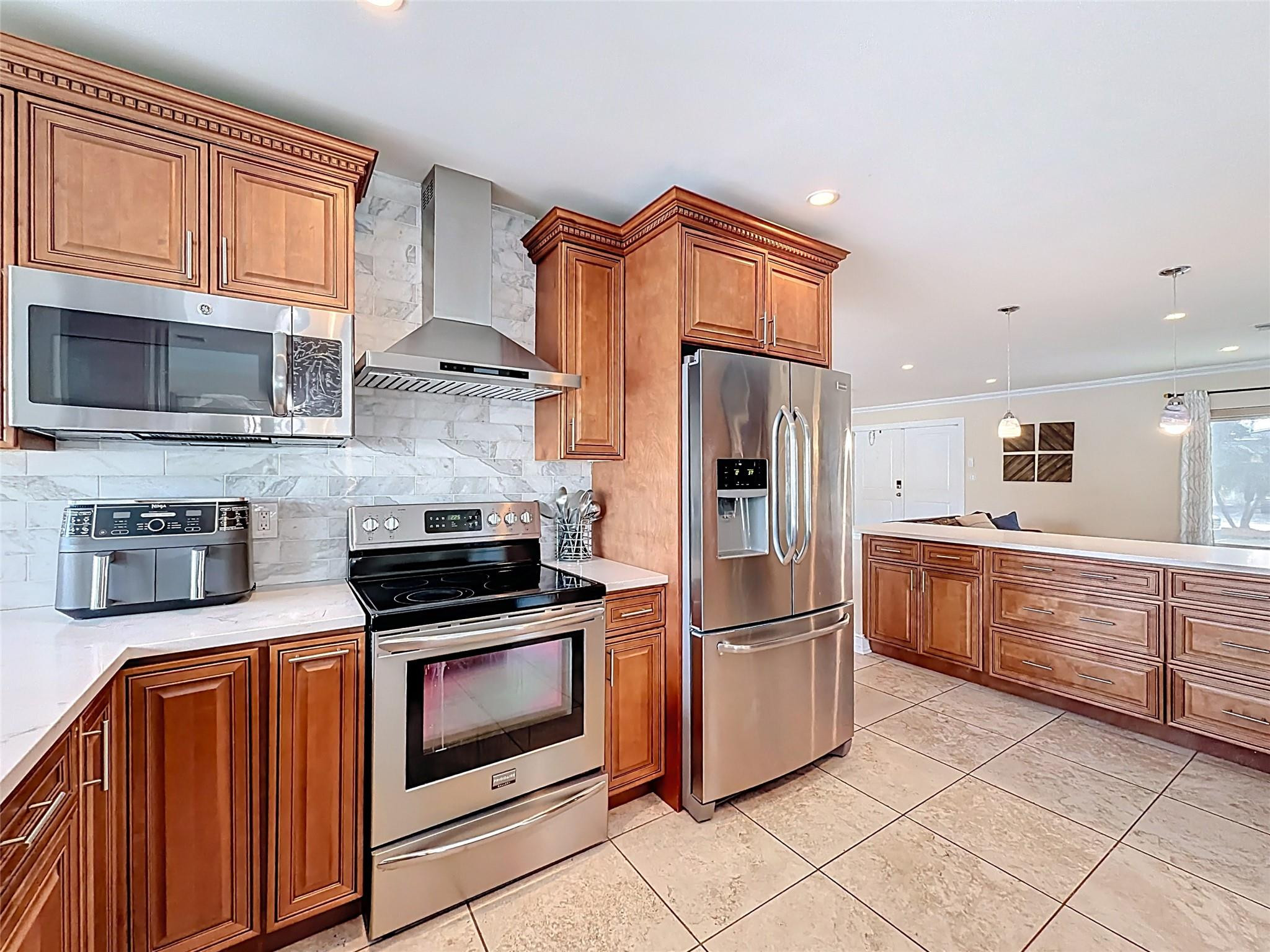 370 SE 12th Pompano Beach, FL 33060