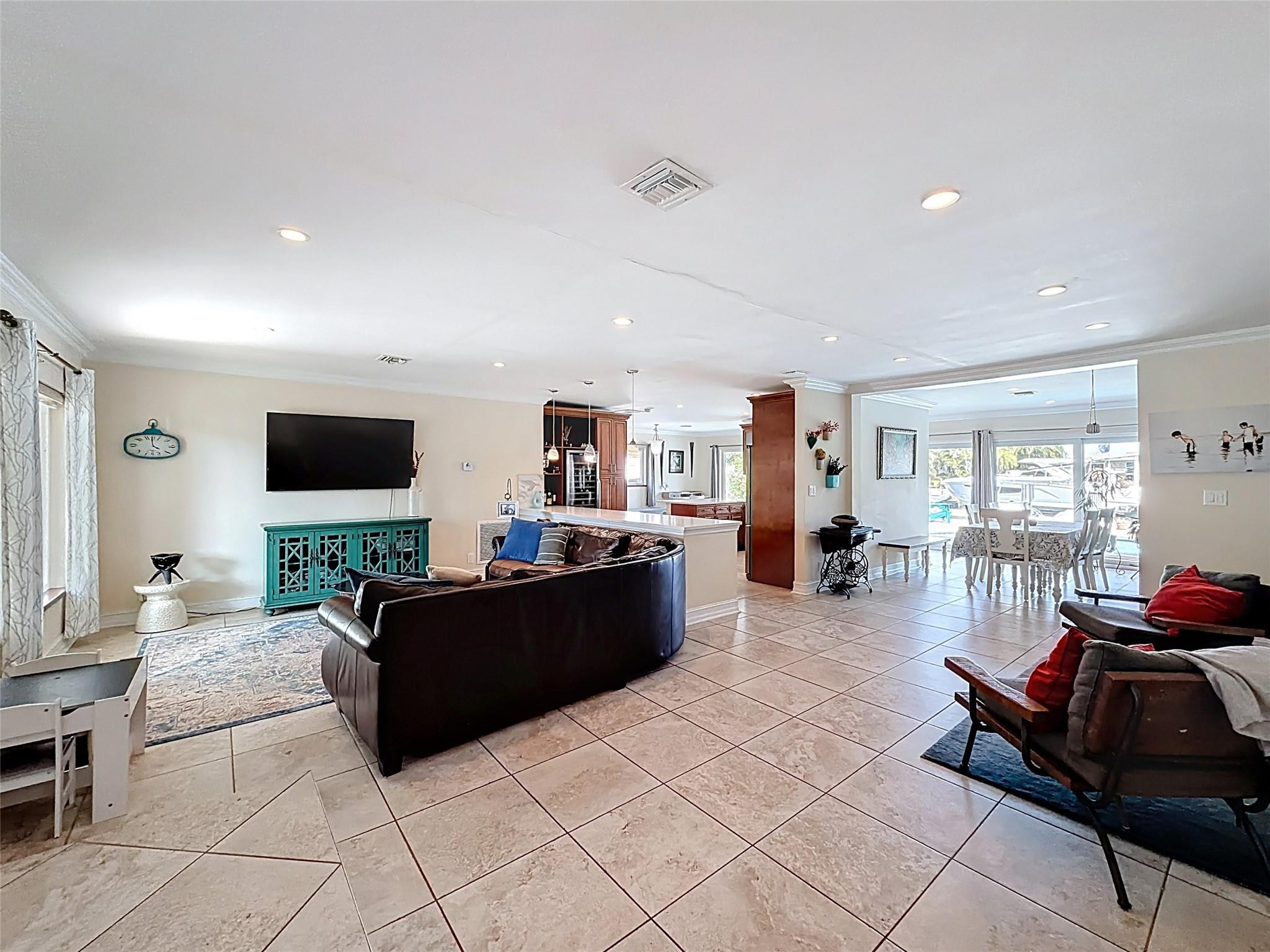 370 SE 12th Pompano Beach, FL 33060