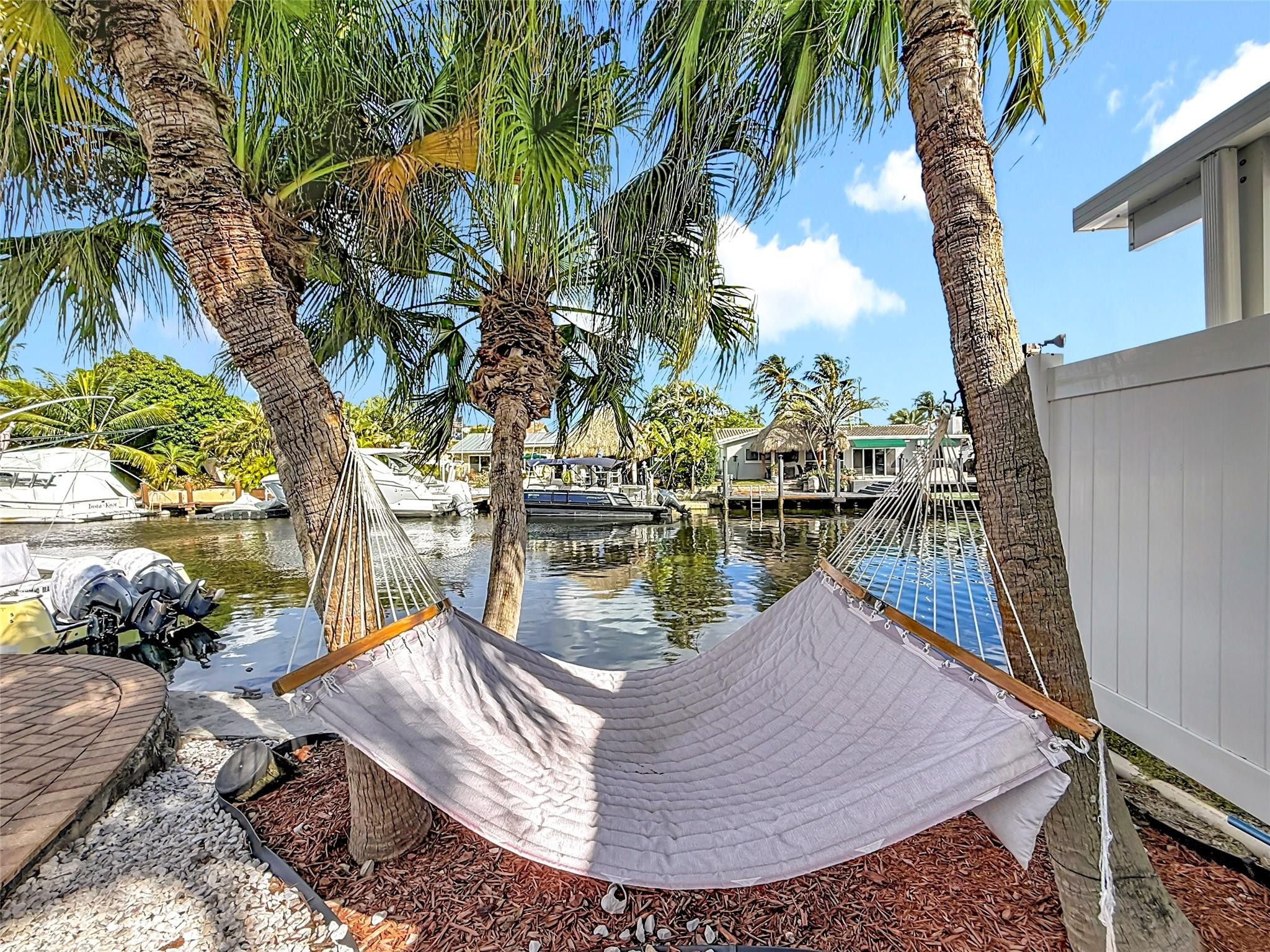 370 SE 12th Pompano Beach, FL 33060