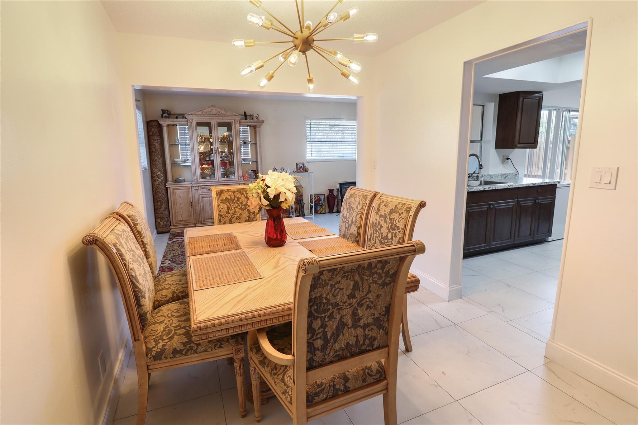 6715 NW 12th Margate, FL 33063