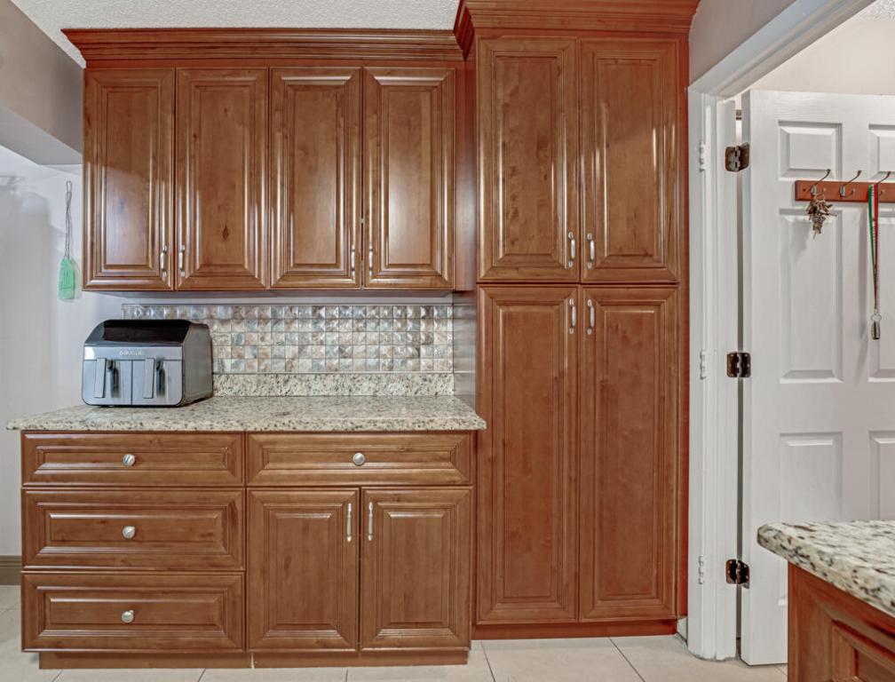 Undisclosed Address Boynton Beach, FL 33437