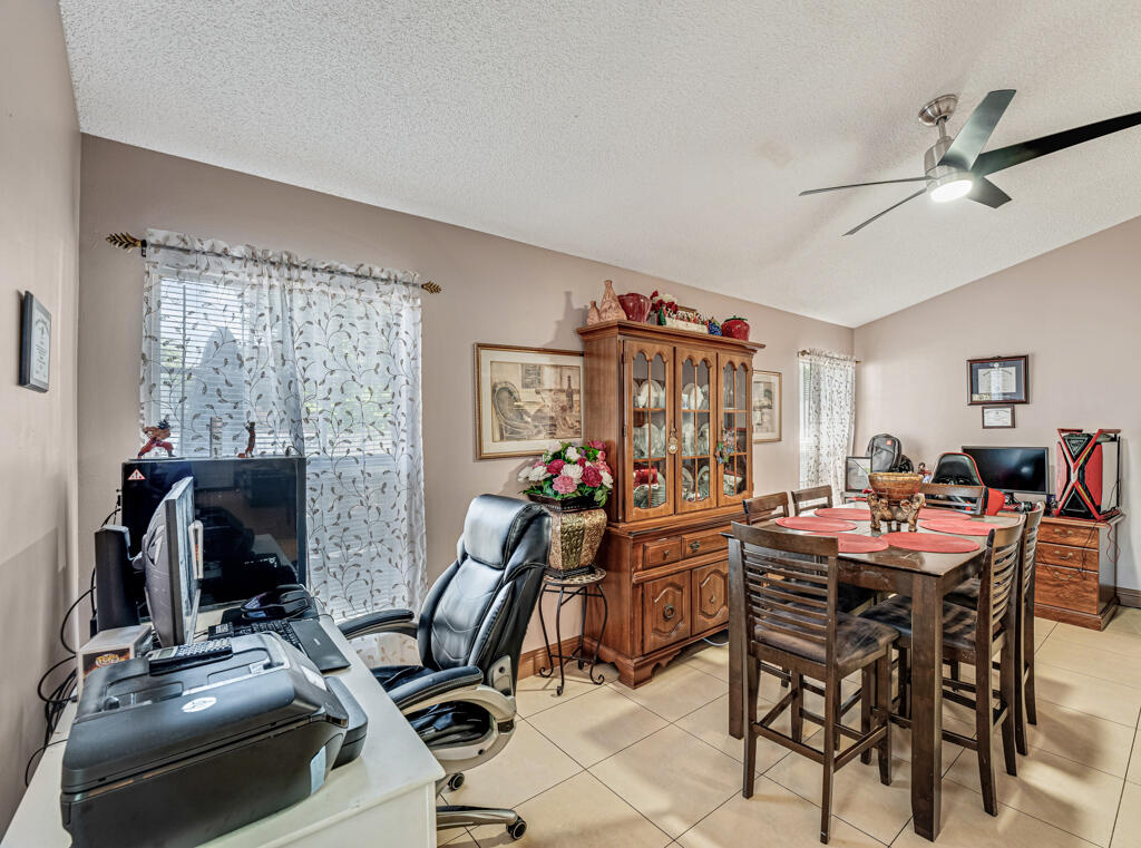 Undisclosed Address Boynton Beach, FL 33437