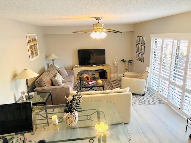 1714 17th Ct Jupiter, FL 33477