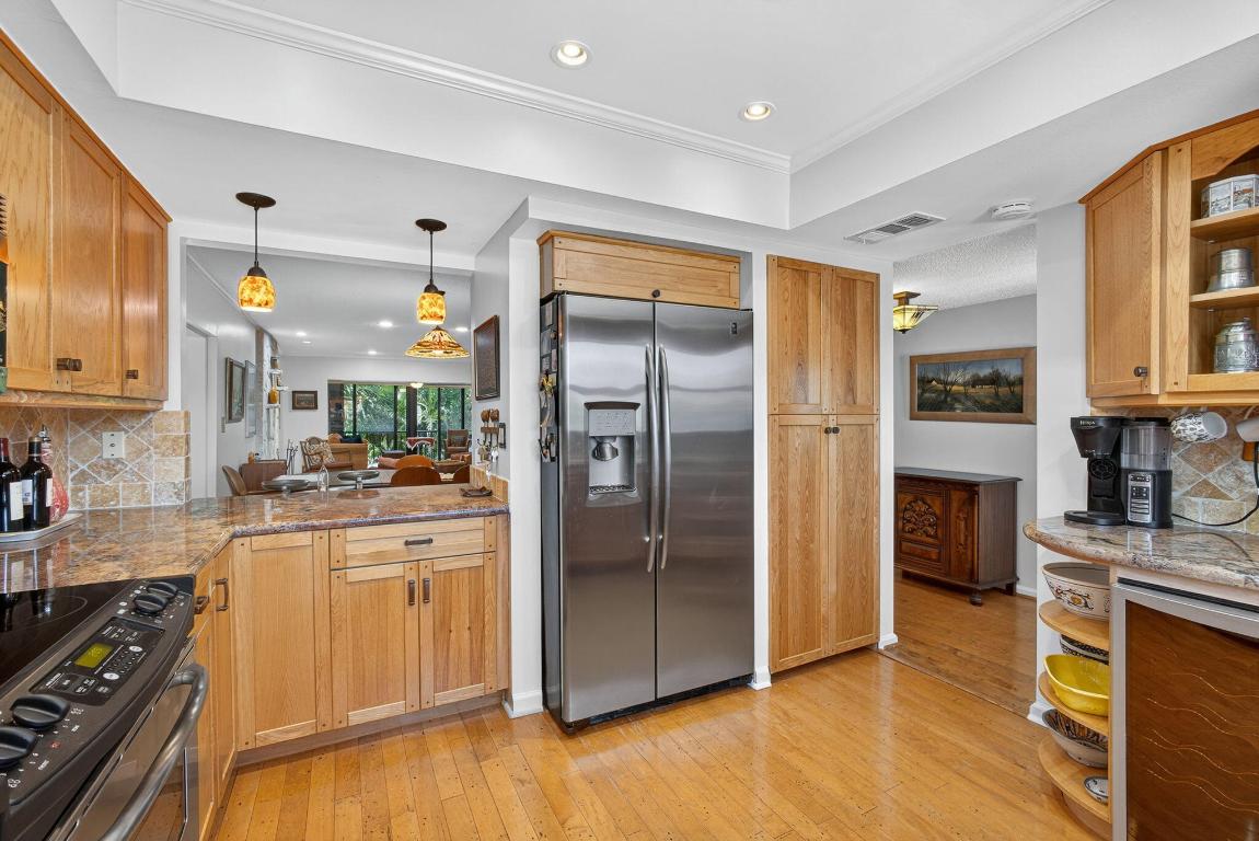 704 Clubhouse Jupiter, FL 33477