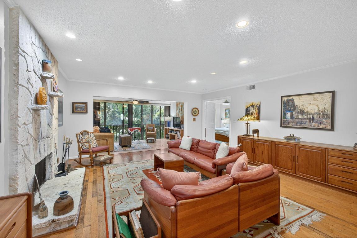 704 Clubhouse Jupiter, FL 33477