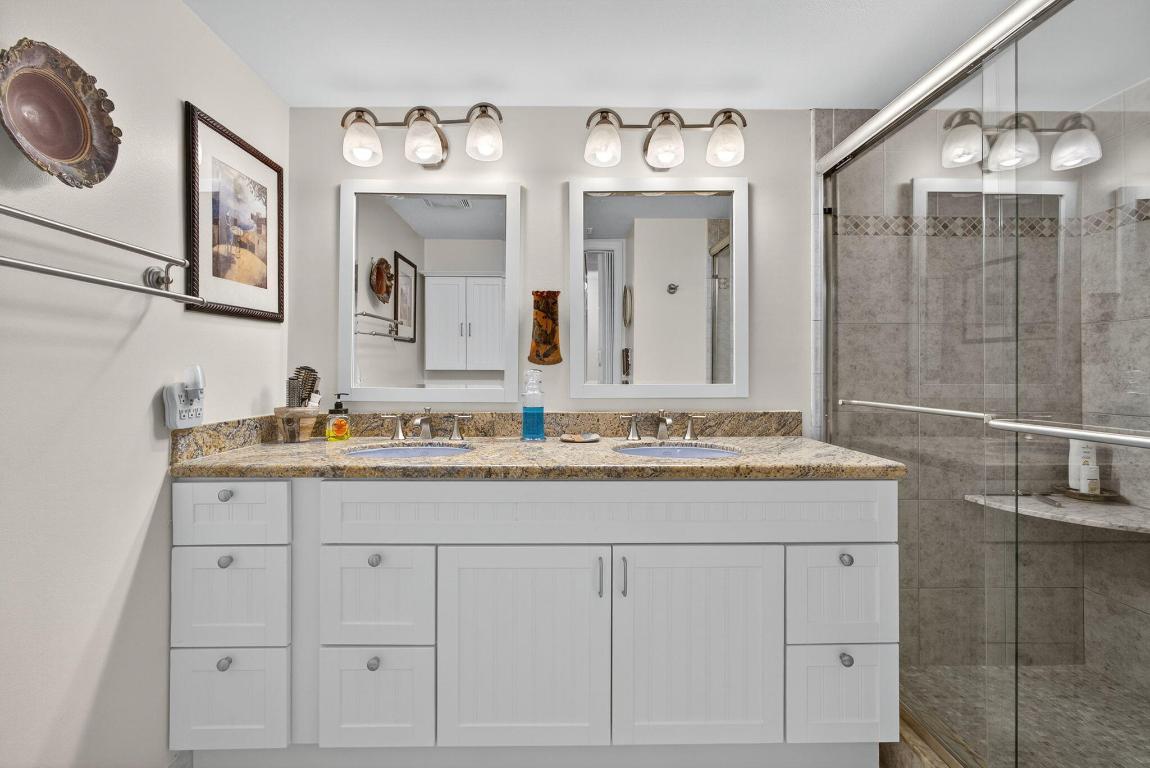 704 Clubhouse Jupiter, FL 33477