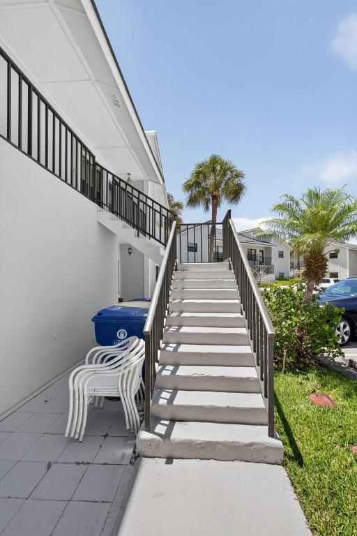 704 Clubhouse Jupiter, FL 33477