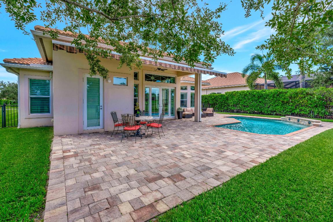 210 Sonata Dr Jupiter, FL 33478