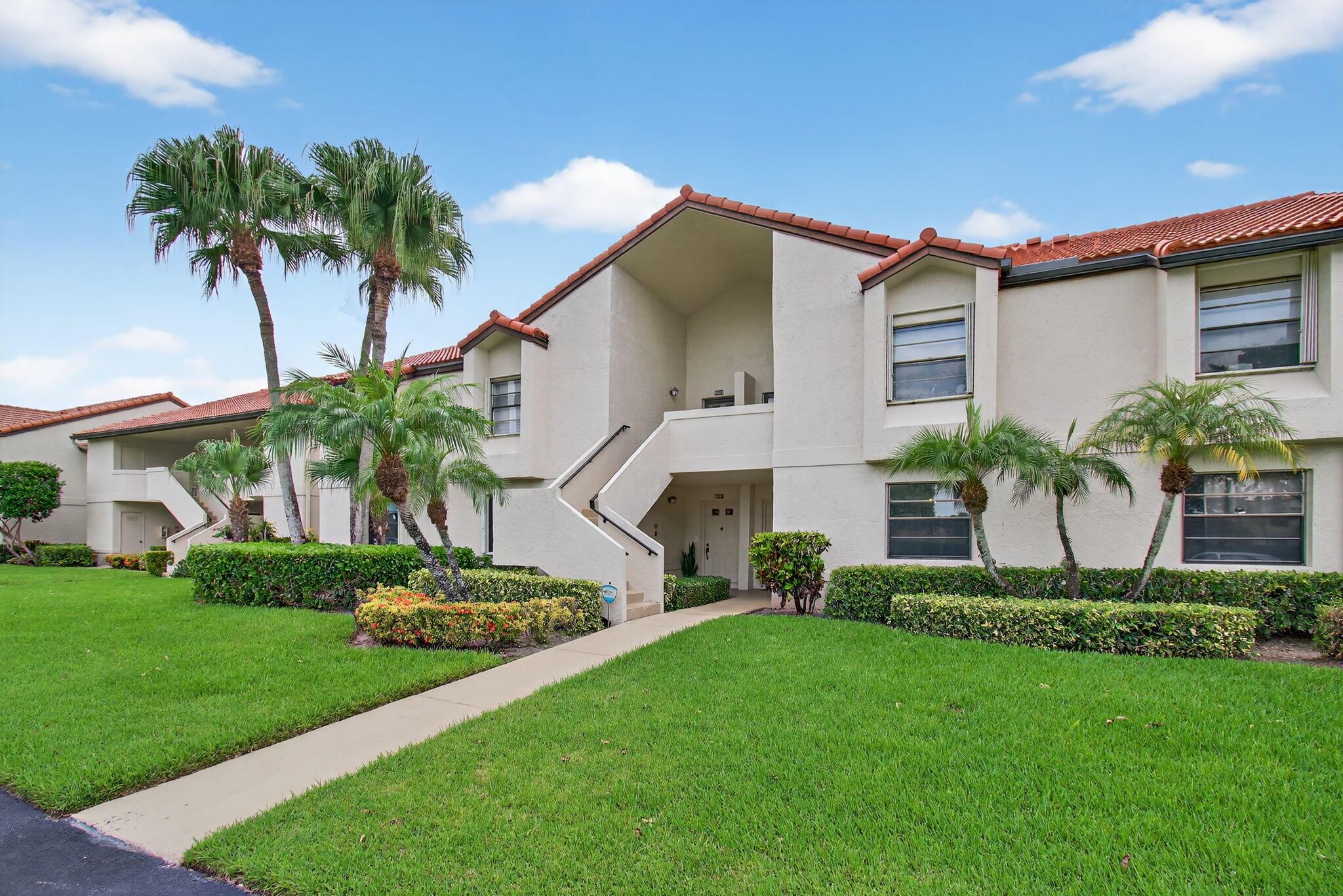 5823 Parkwalk Dr