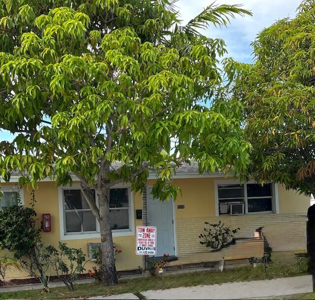 1008 N 6th Ave