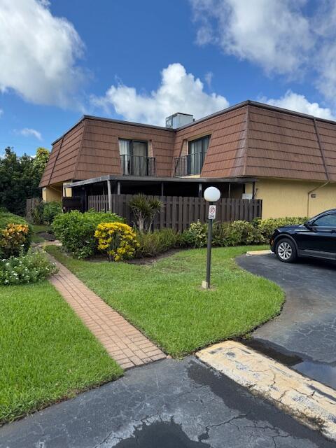 4221 Turnberry Cir #10