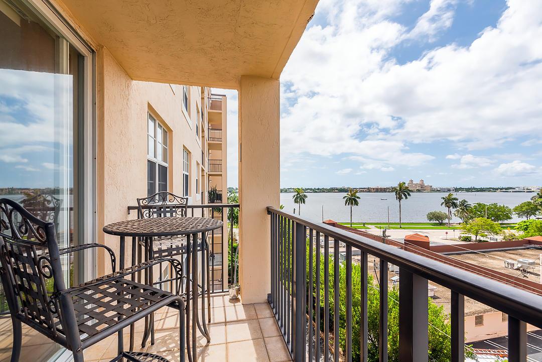 1801 N Flagler Dr #614