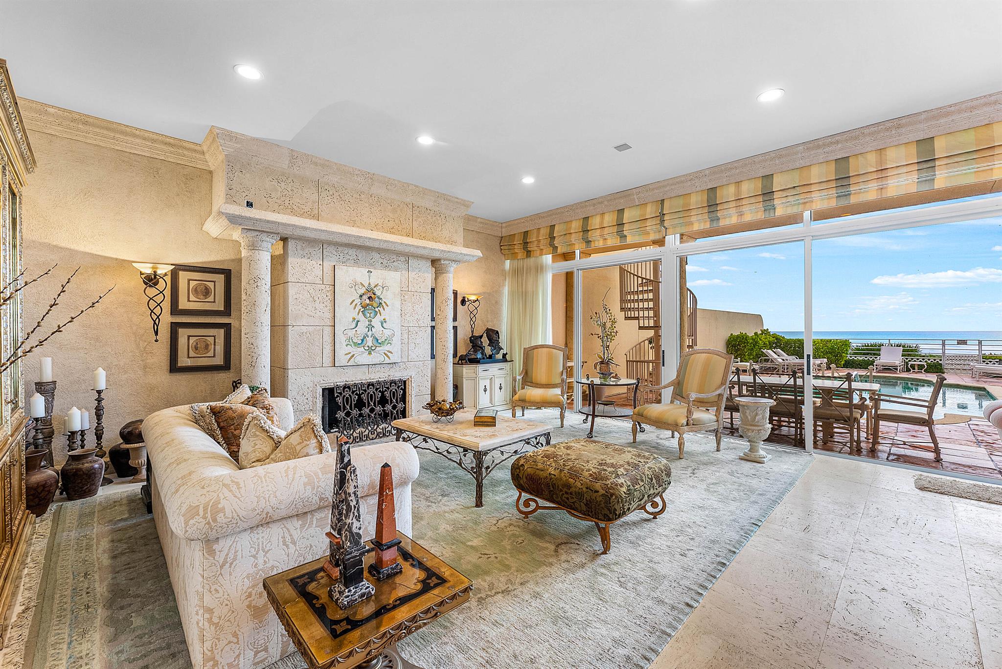 13 Sloans Curv Dr #13 Palm Beach, FL 33480