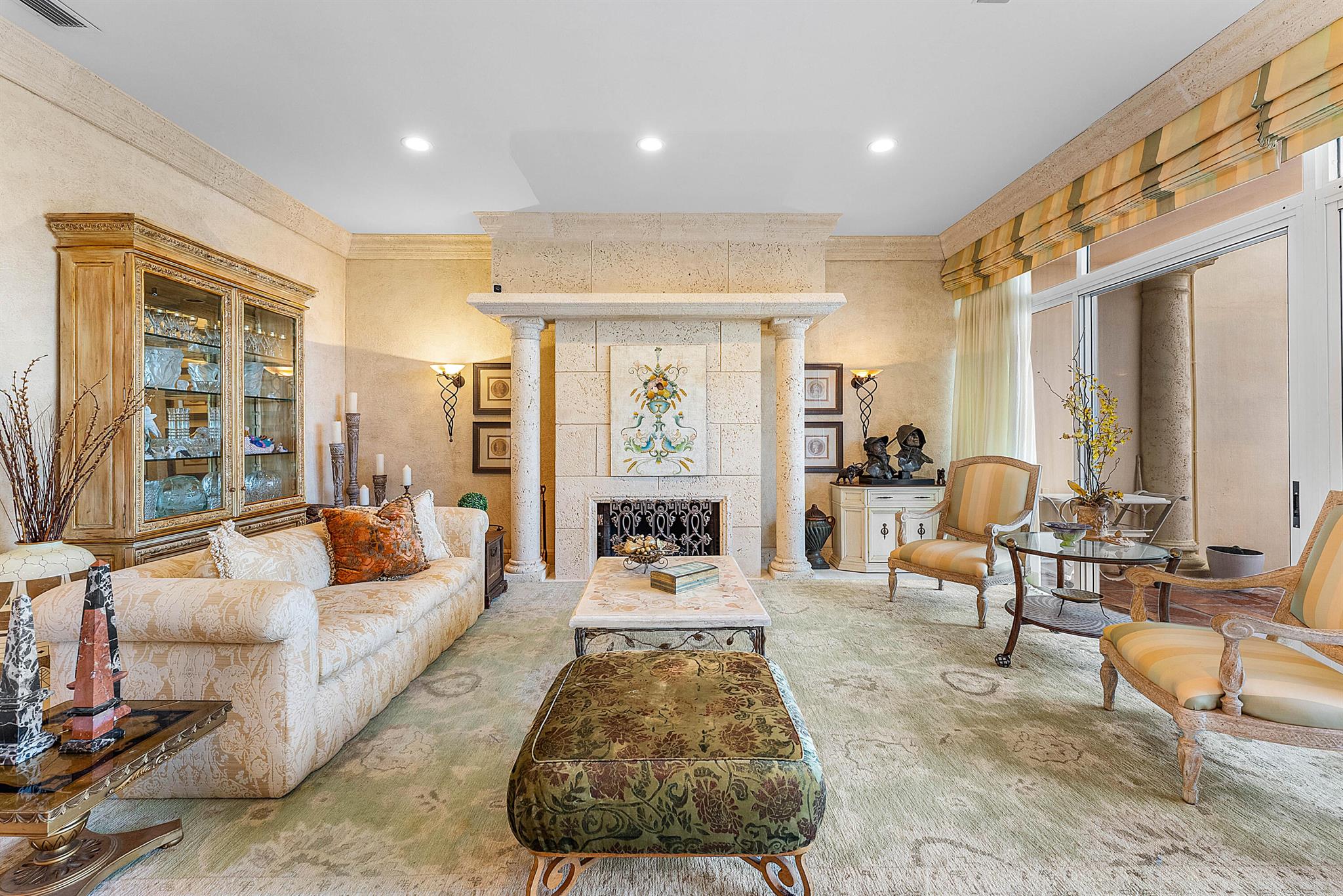 13 Sloans Curv Dr #13 Palm Beach, FL 33480