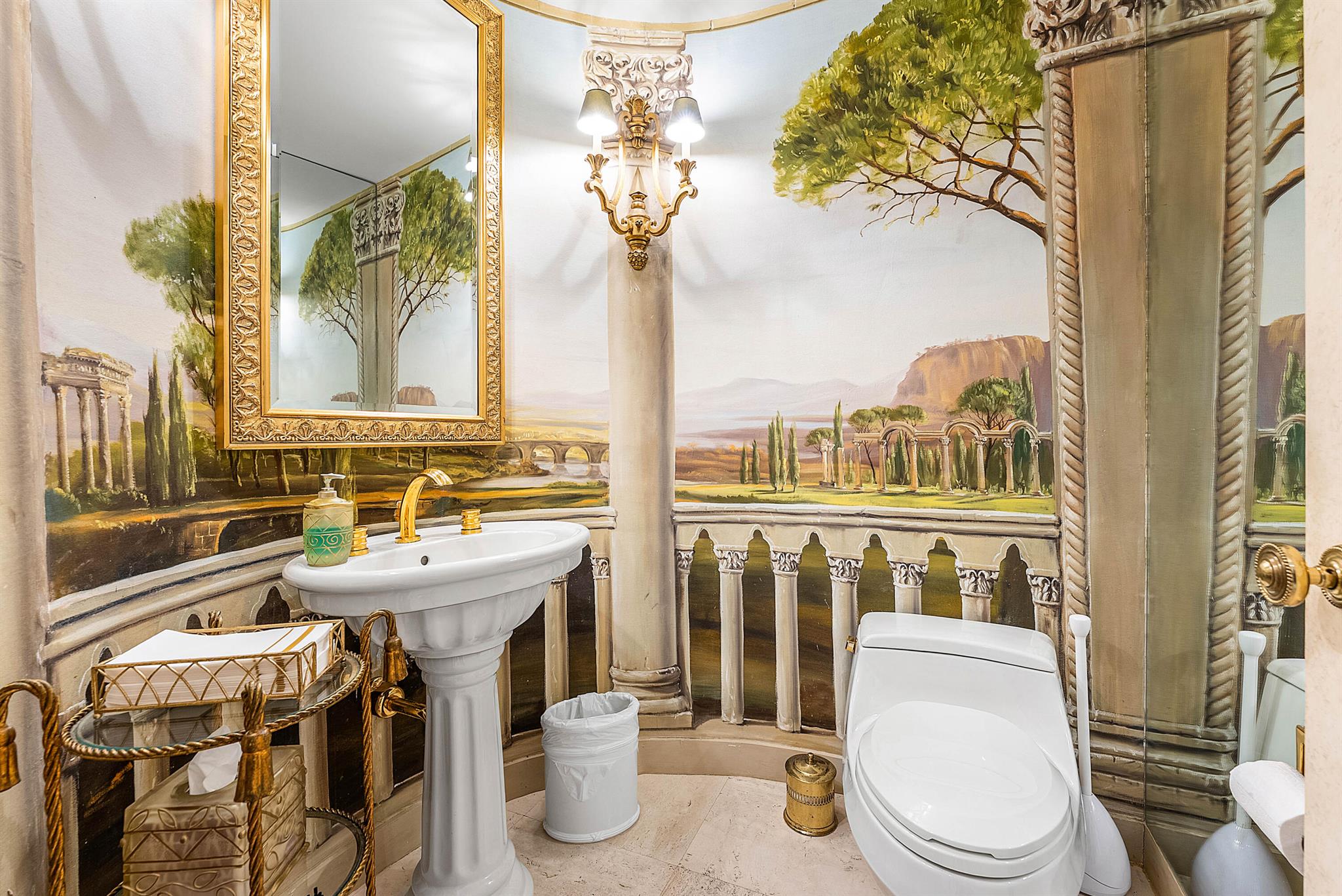 13 Sloans Curv Dr #13 Palm Beach, FL 33480