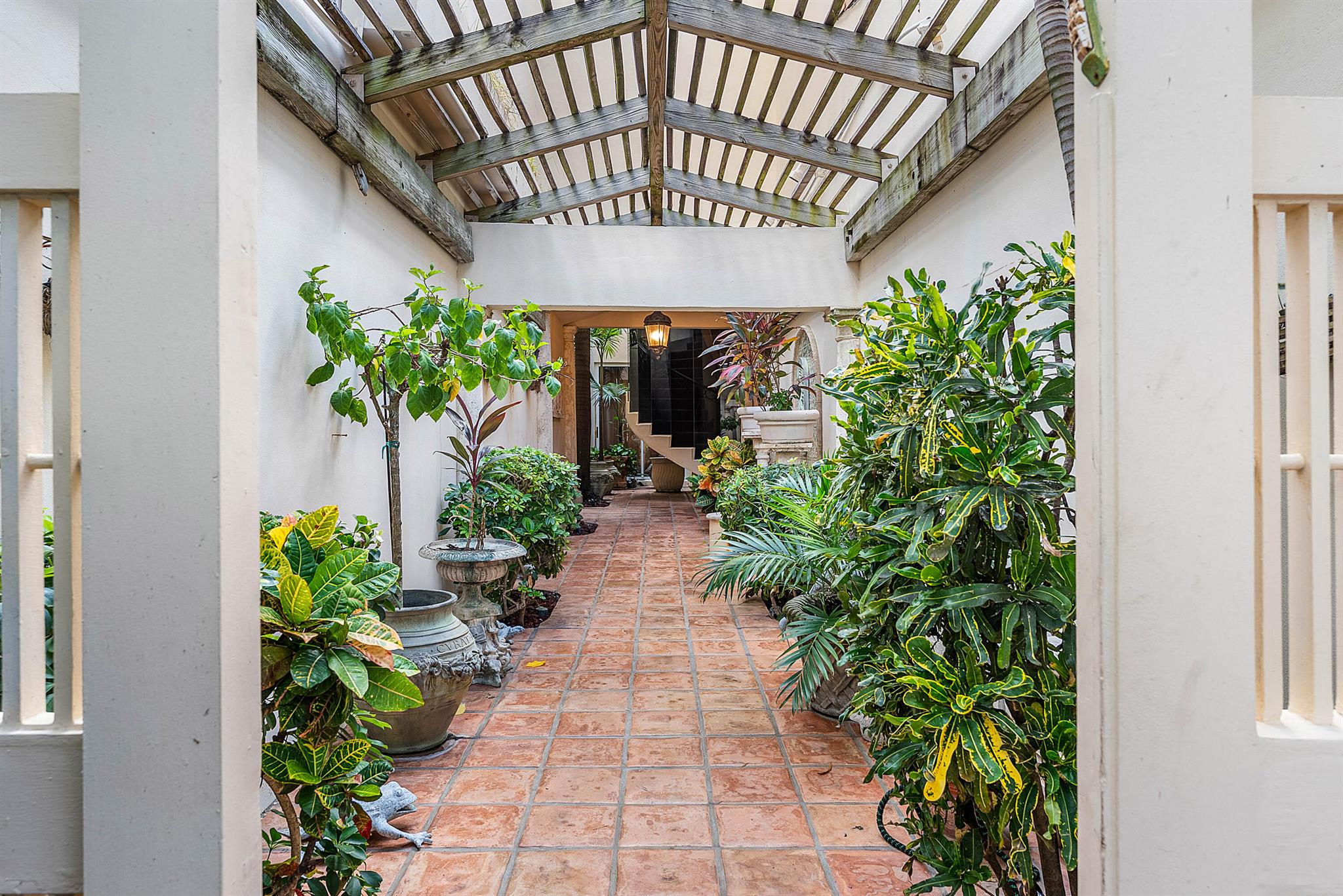 13 Sloans Curv Dr #13 Palm Beach, FL 33480