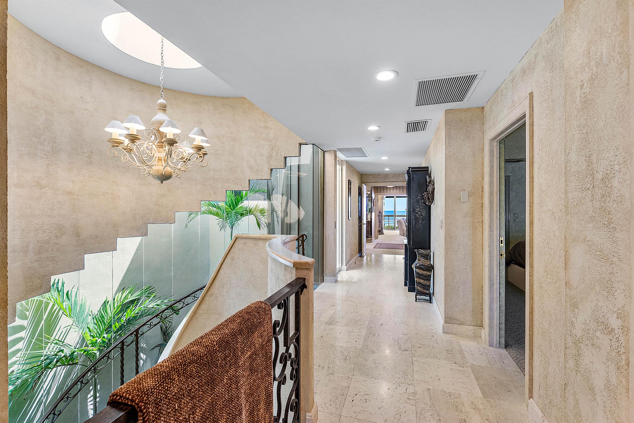 13 Sloans Curv Dr #13 Palm Beach, FL 33480