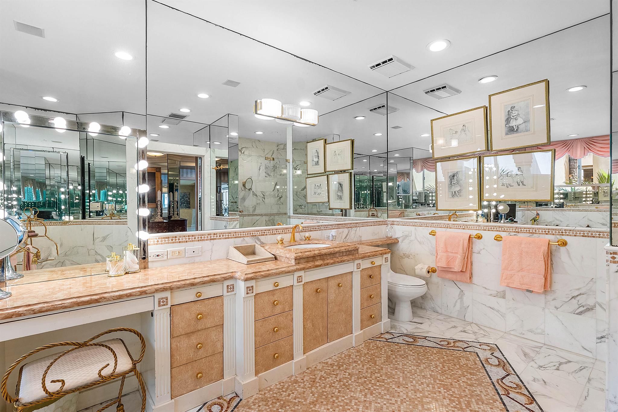 13 Sloans Curv Dr #13 Palm Beach, FL 33480