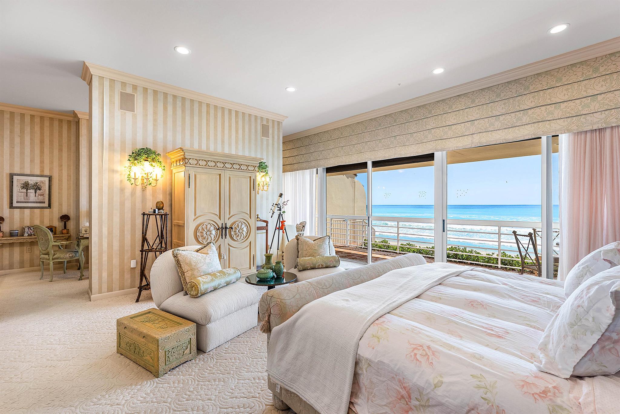 13 Sloans Curv Dr #13 Palm Beach, FL 33480