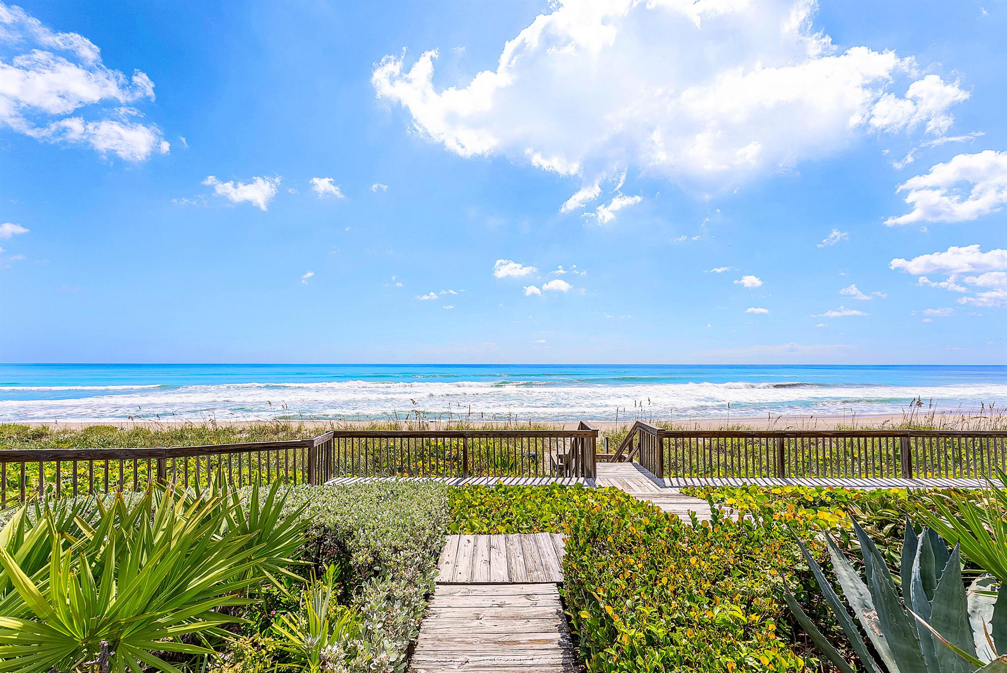 13 Sloans Curv Dr #13 Palm Beach, FL 33480