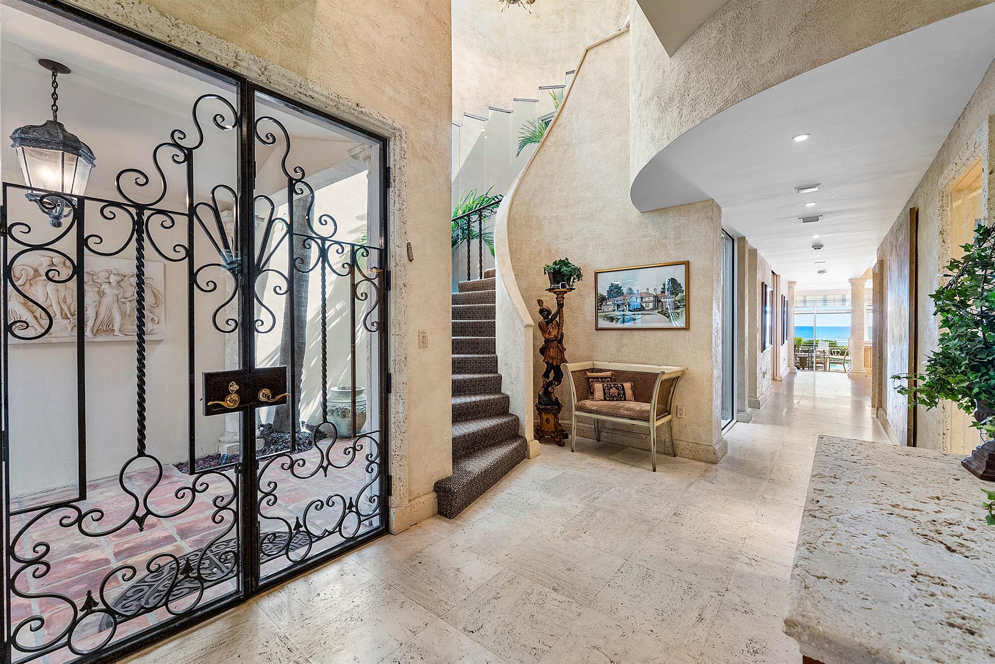 13 Sloans Curv Dr #13 Palm Beach, FL 33480