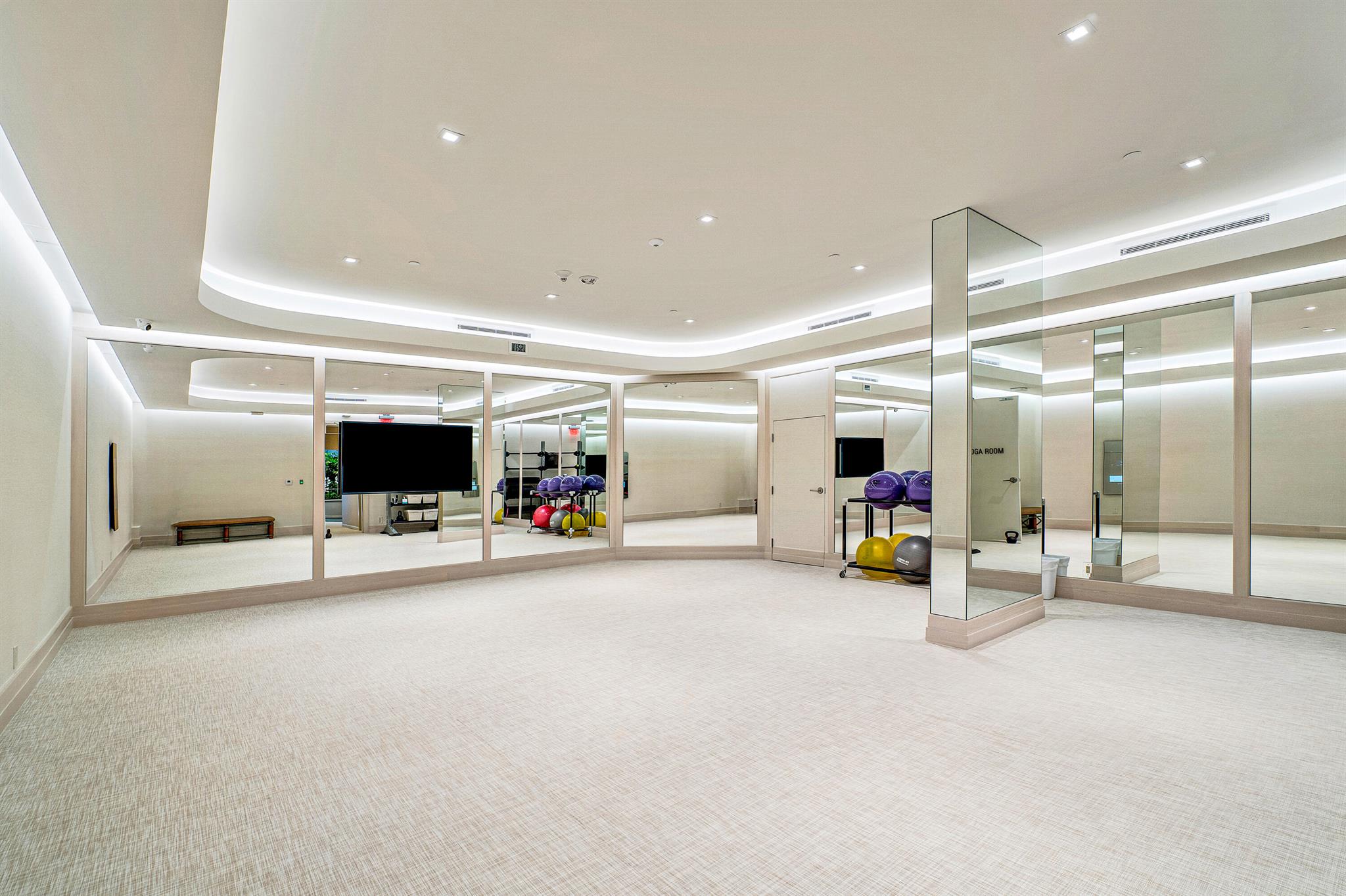 13 Sloans Curv Dr #13 Palm Beach, FL 33480