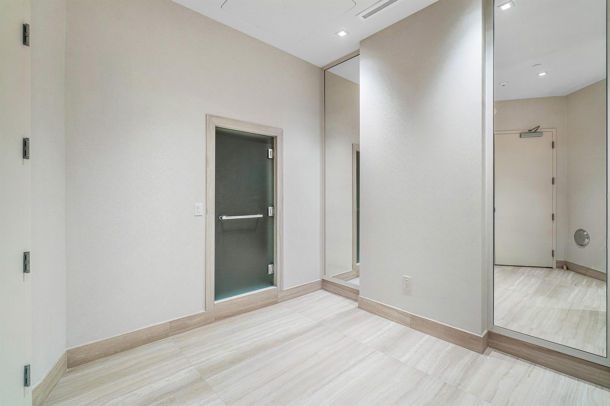 13 Sloans Curv Dr #13 Palm Beach, FL 33480