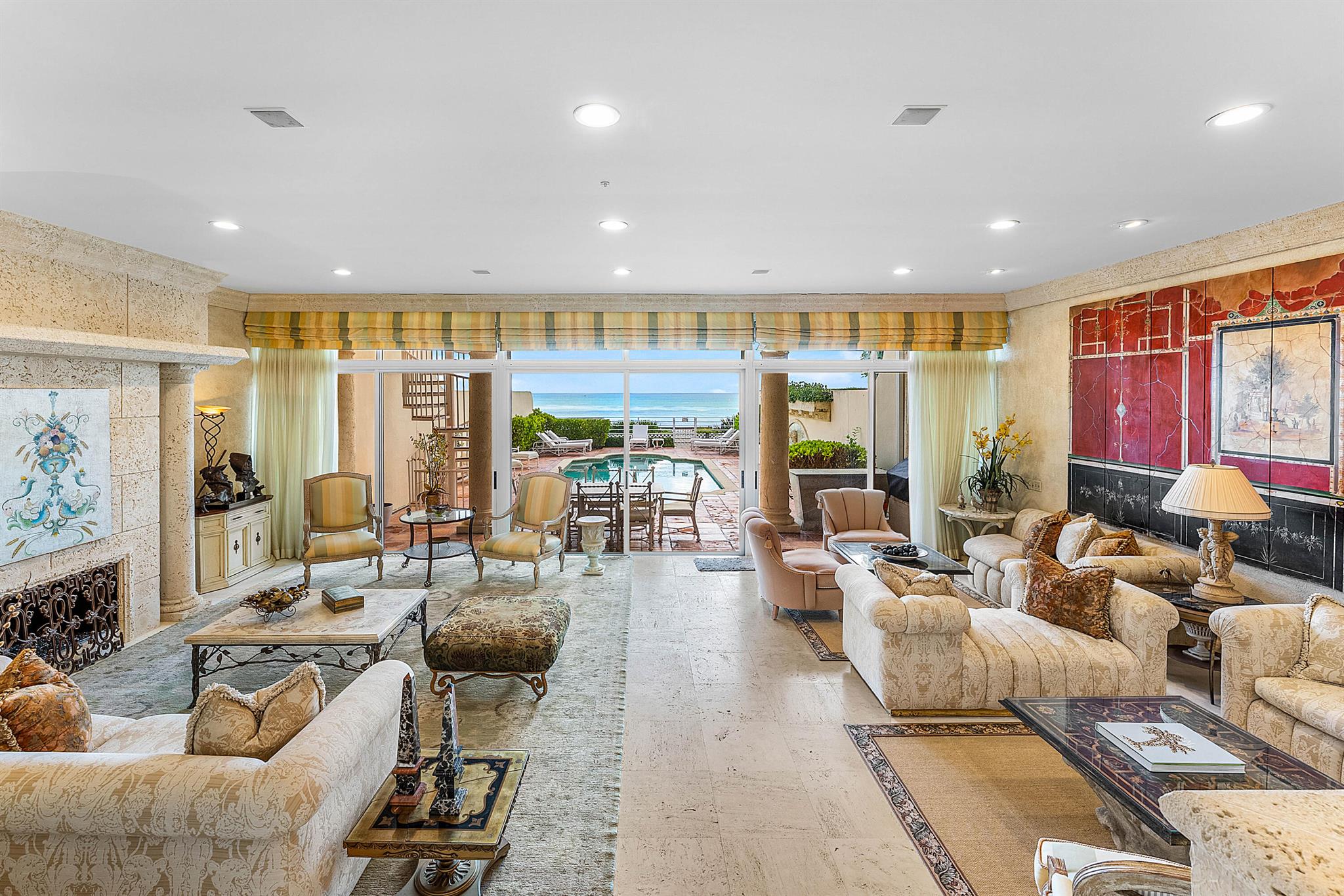 13 Sloans Curv Dr #13 Palm Beach, FL 33480